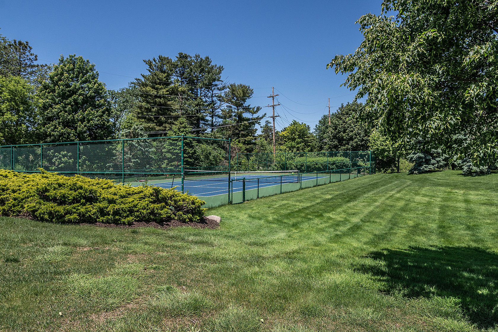 Tennis court in Pine Creek