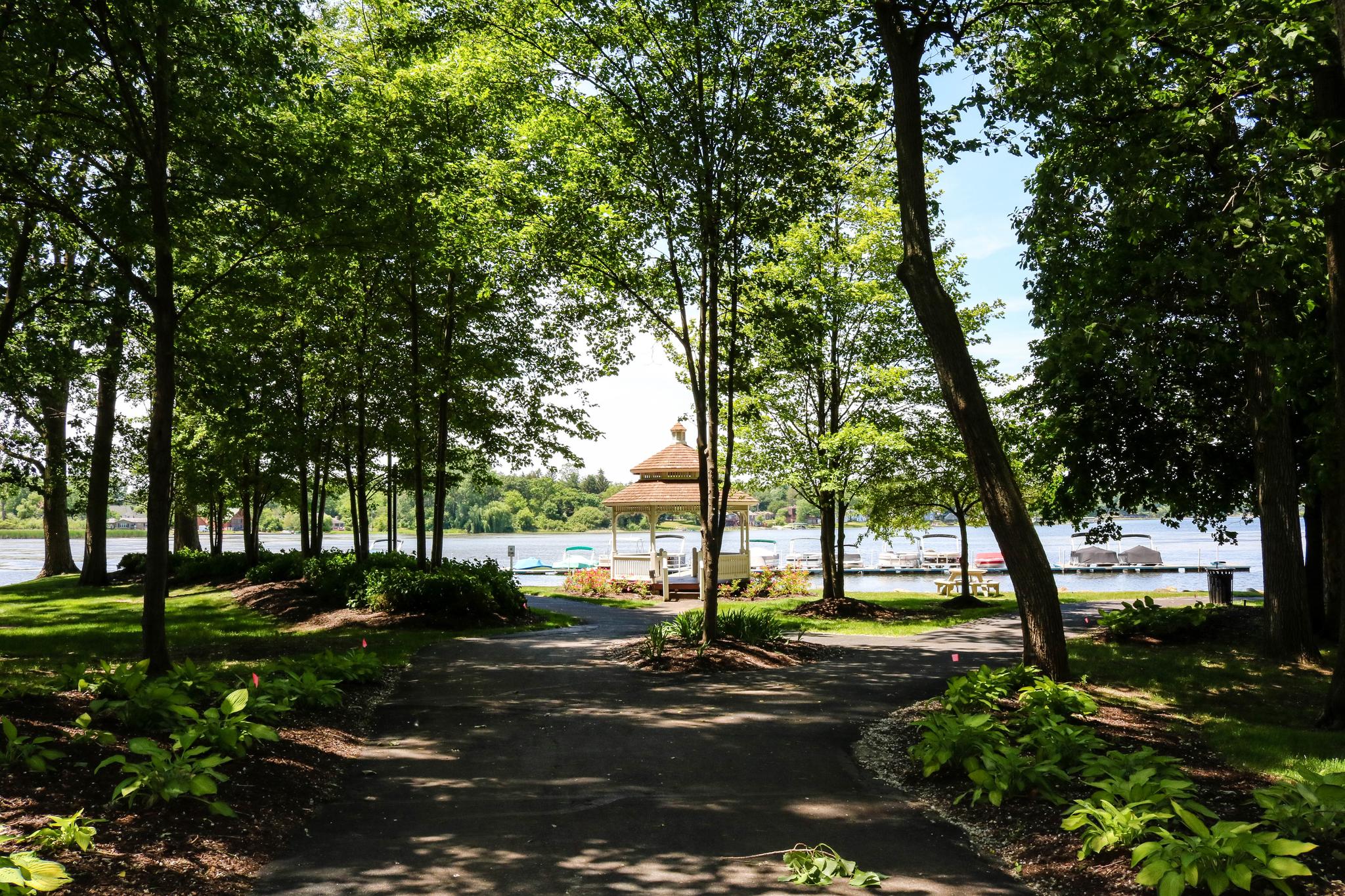 Family Walks at Lakeshore Pointe