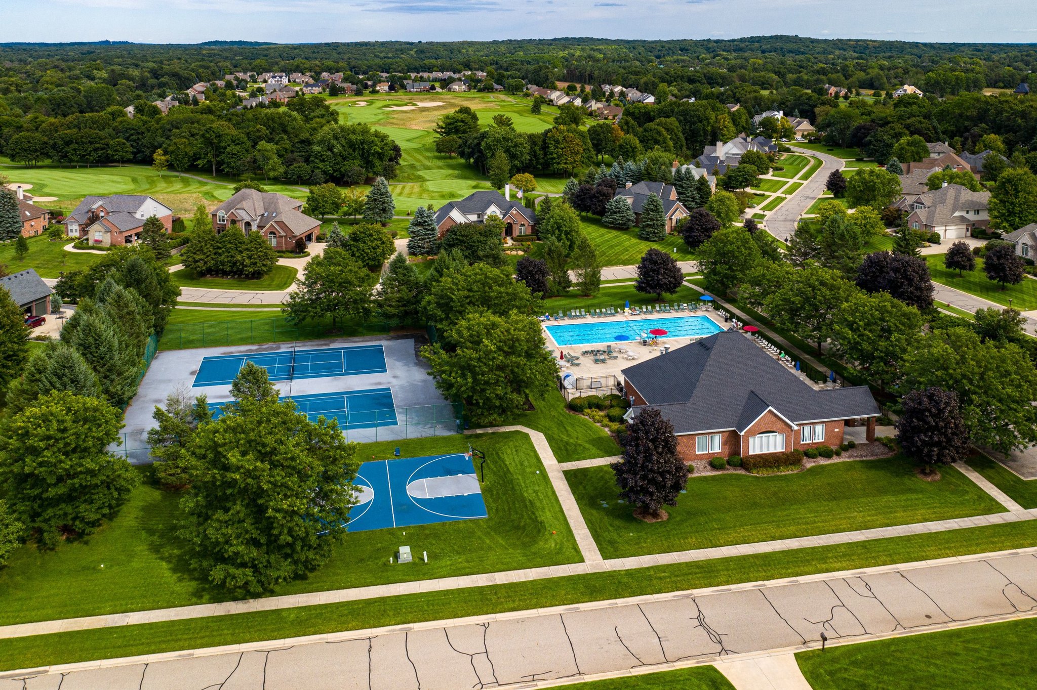 aerial picture of Prestwick Village pool and clubhouse