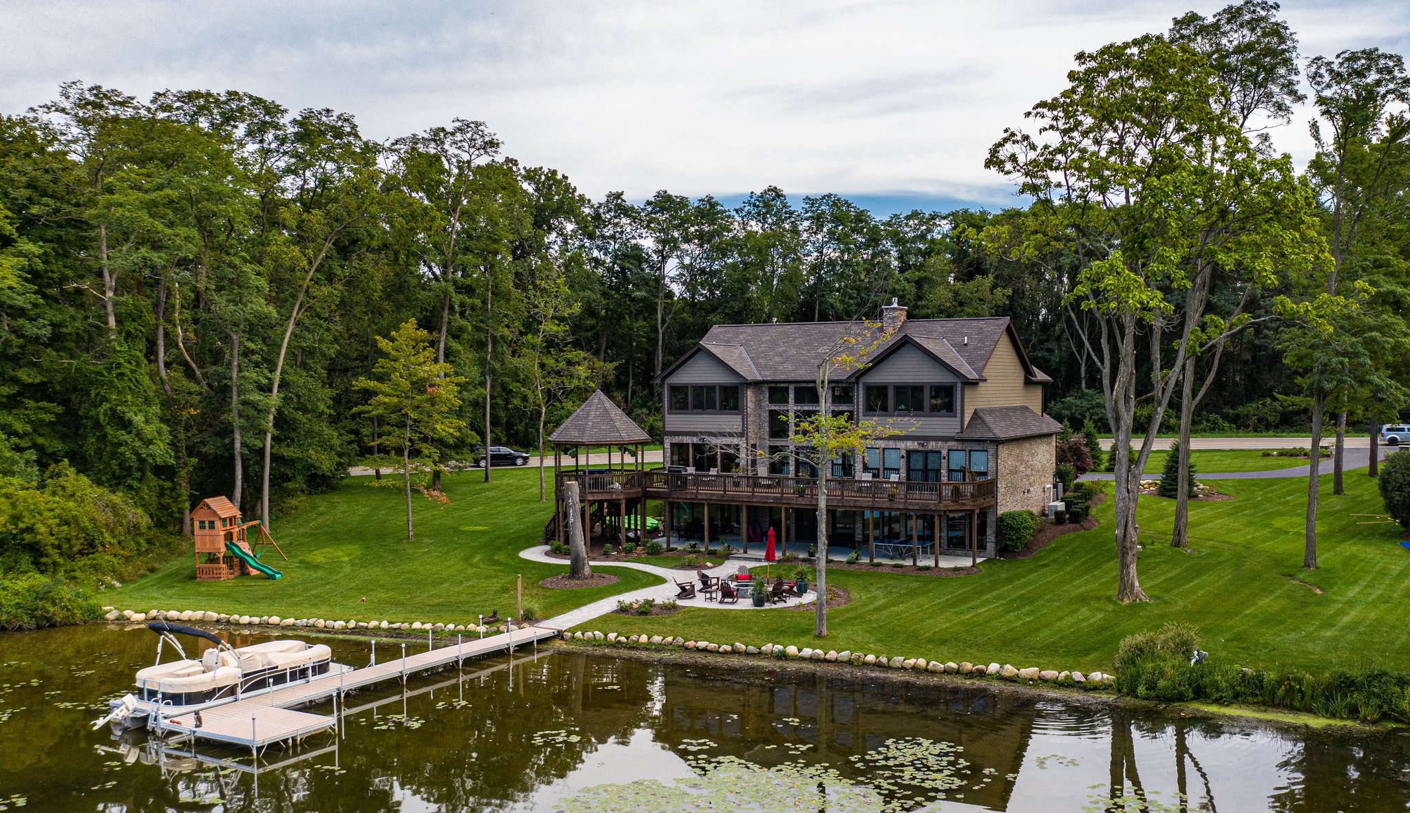 Pine Creek provides beautiful family homes with waterfront access