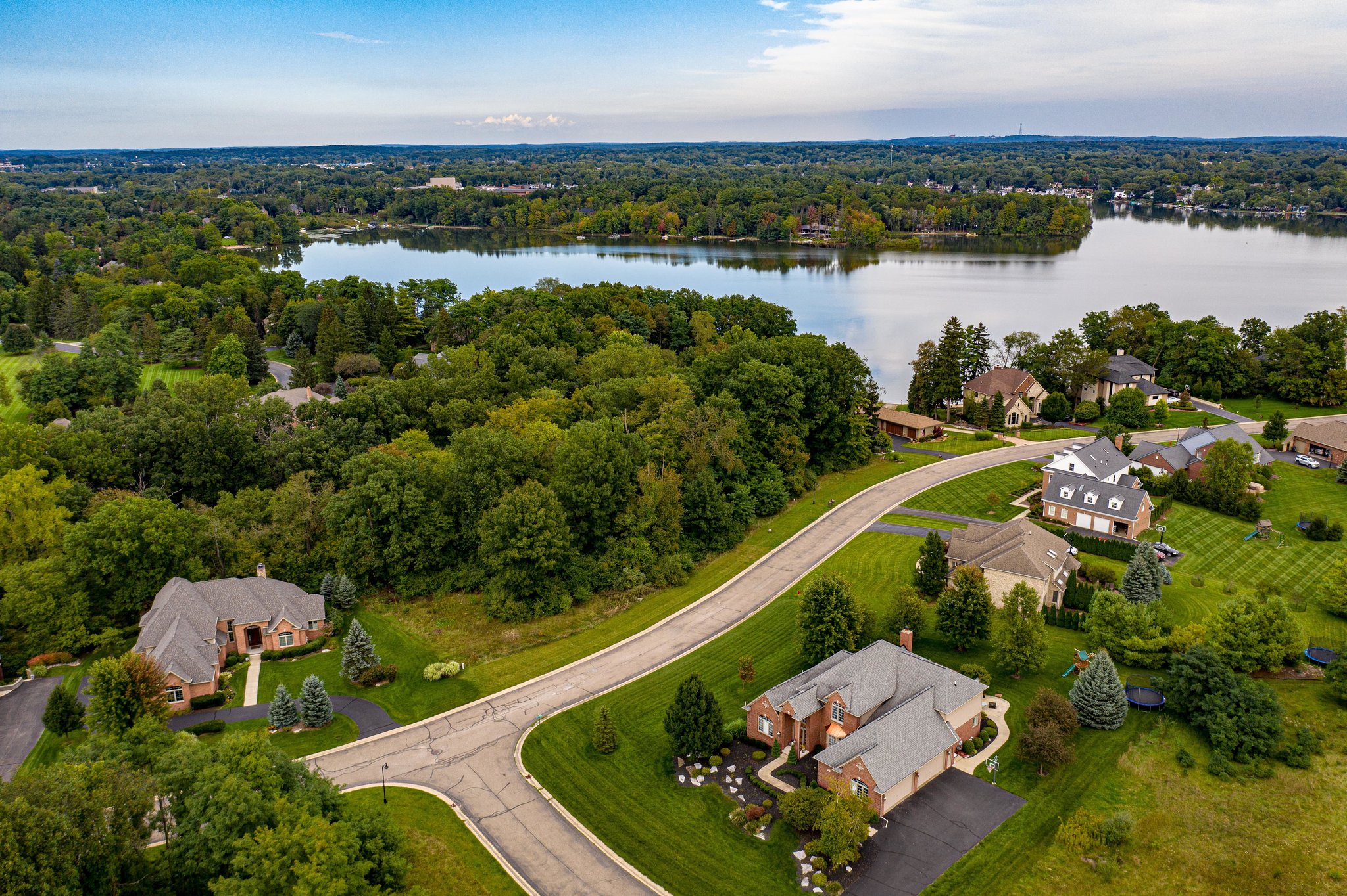 An aerial view of the beautiful Pine Creek neighborhood